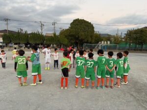 新郷東部公園草加市立新里小学校試合上手くなる自分たちで考えるチーム鳩ヶ谷Jリーグリーガープロ川口市アイシンク新郷南安行東慈林神根東桜町小学校小学生一二三四五六年幼児少年サッカークラブチーム