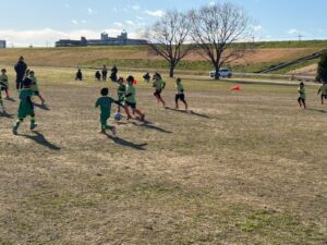 試合上手くなる自分たちで考えるチーム鳩ヶ谷Jリーグリーガープロ川口市アイシンク新郷南安行東慈林神根東桜町小学校小学生一二三四五六年幼児少年サッカークラブチーム