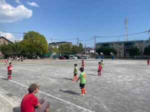 草加試合上手くなる自分たちで考えるチーム鳩ヶ谷Jリーグリーガープロ川口市アイシンク新郷南安行東慈林神根東桜町小学校小学生一二三四五六年幼児少年サッカークラブチーム