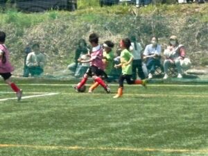 試合上手くなる自分たちで考えるチーム鳩ヶ谷Jリーグリーガープロ川口市アイシンク新郷南安行東慈林神根東桜町小学校小学生一二三四五六年幼児少年サッカークラブチーム