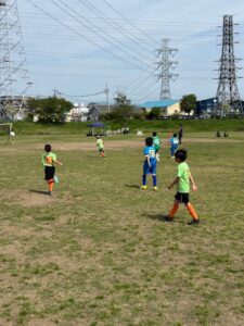 新郷東部公園試合上手くなる自分たちで考えるチーム鳩ヶ谷Jリーグリーガープロ川口市アイシンク新郷南安行東慈林神根東桜町小学校小学生一二三四五六年幼児少年サッカークラブチーム