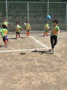 はくつる幼稚園試合上手くなる自分たちで考えるチーム鳩ヶ谷Jリーグリーガープロ川口市アイシンク新郷南安行東慈林神根東桜町小学校小学生一二三四五六年幼児少年サッカークラブチーム