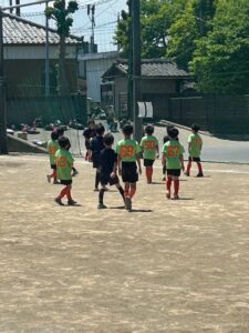 はくつる幼稚園試合上手くなる自分たちで考えるチーム鳩ヶ谷Jリーグリーガープロ川口市アイシンク新郷南安行東慈林神根東桜町小学校小学生一二三四五六年幼児少年サッカークラブチーム