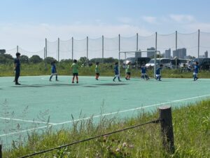河原町フットサル場試合上手くなる自分たちで考えるチーム鳩ヶ谷Jリーグリーガープロ川口市アイシンク新郷南安行東慈林神根東桜町小学校小学生一二三四五六年幼児少年サッカークラブチーム