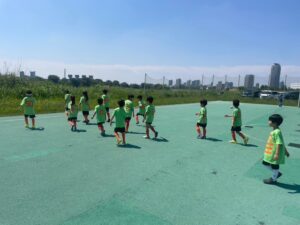 河原町フットサル場試合上手くなる自分たちで考えるチーム鳩ヶ谷Jリーグリーガープロ川口市アイシンク新郷南安行東慈林神根東桜町小学校小学生一二三四五六年幼児少年サッカークラブチーム