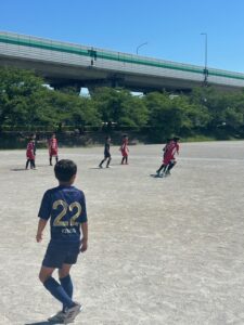 試合上手くなる自分たちで考えるチーム鳩ヶ谷Jリーグリーガープロ川口市アイシンク新郷南安行東慈林神根東桜町小学校小学生一二三四五六年幼児少年サッカークラブチーム