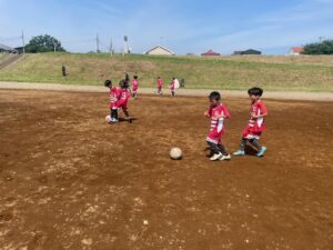 川鶴カップ上手くなる自分たちで考えるチーム鳩ヶ谷Jリーグリーガープロ川口市アイシンク新郷南安行東慈林神根東桜町小学校小学生一二三四五六年幼児少年サッカークラブチーム
