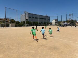 本町新郷スポーツセンター試合上手くなる自分たちで考えるチーム鳩ヶ谷Jリーグリーガープロ川口市アイシンク新郷南安行東慈林神根東桜町小学校小学生一二三四五六年幼児少年サッカークラブチーム