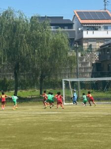 若葉リーグ赤井グランド上手くなる自分たちで考えるチーム鳩ヶ谷Jリーグリーガープロ川口市アイシンク新郷南安行東慈林神根東桜町小学校小学生一二三四五六年幼児少年サッカークラブチーム