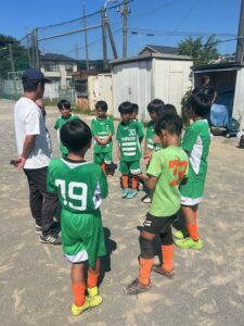 若葉リーグ赤井グランド上手くなる自分たちで考えるチーム鳩ヶ谷Jリーグリーガープロ川口市アイシンク新郷南安行東慈林神根東桜町小学校小学生一二三四五六年幼児少年サッカークラブチーム