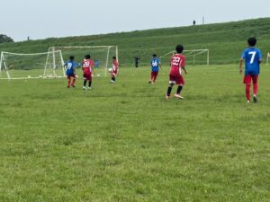 試合上手くなる自分たちで考えるチーム鳩ヶ谷Jリーグリーガープロ川口市アイシンク新郷南安行東慈林神根東桜町小学校小学生一二三四五六年幼児少年サッカークラブチーム