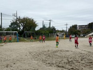 試合上手くなる自分たちで考えるチーム鳩ヶ谷Jリーグリーガープロ川口市アイシンク新郷南安行東慈林神根東桜町小学校小学生一二三四五六年幼児少年サッカークラブチーム