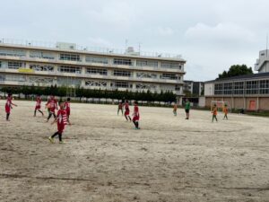 試合上手くなる自分たちで考えるチーム鳩ヶ谷Jリーグリーガープロ川口市アイシンク新郷南安行東慈林神根東桜町小学校小学生一二三四五六年幼児少年サッカークラブチーム