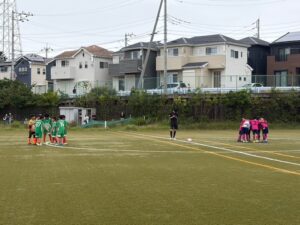 若葉リーグ赤井グランド試合上手くなる自分たちで考えるチーム鳩ヶ谷Jリーグリーガープロ川口市アイシンク新郷南安行東慈林神根東桜町小学校小学生一二三四五六年幼児少年サッカークラブチーム