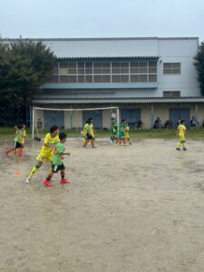 ペラーダジュニアーズ試合上手くなる自分たちで考えるチーム鳩ヶ谷Jリーグリーガープロ川口市アイシンク新郷南安行東慈林神根東桜町小学校小学生一二三四五六年幼児少年サッカークラブチーム