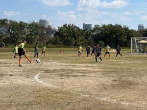 三領グランド試合上手くなる自分たちで考えるチーム鳩ヶ谷Jリーグリーガープロ川口市アイシンク新郷南安行東慈林神根東桜町小学校小学生一二三四五六年幼児少年サッカークラブチーム