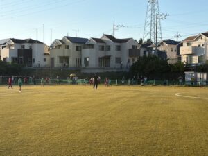 赤井グランド試合上手くなる自分たちで考えるチーム鳩ヶ谷Jリーグリーガープロ川口市アイシンク新郷南安行東慈林神根東桜町小学校小学生一二三四五六年幼児少年サッカークラブチーム